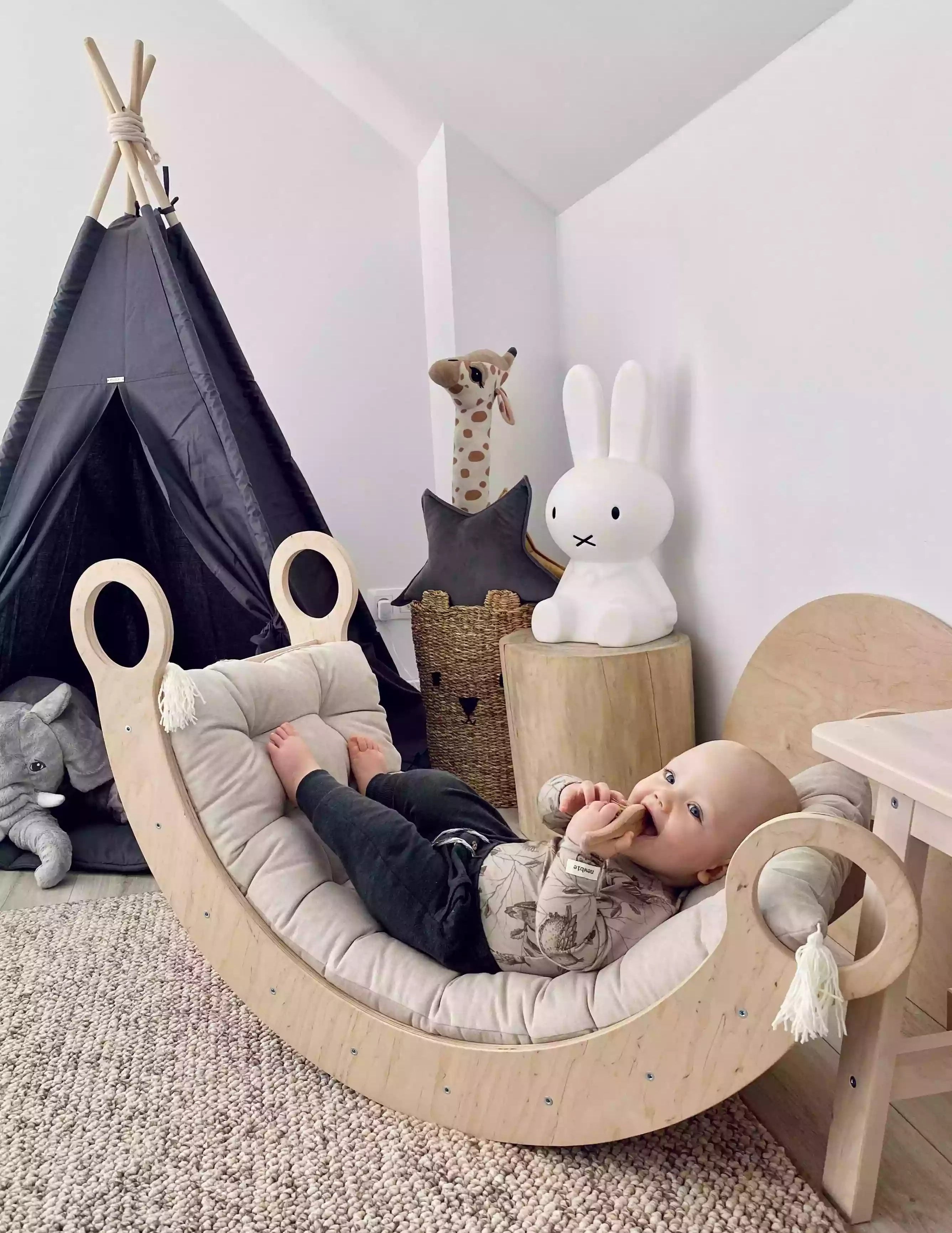 BabyWood-Montessori-Holzwippe-Kletterbogen-natur-08