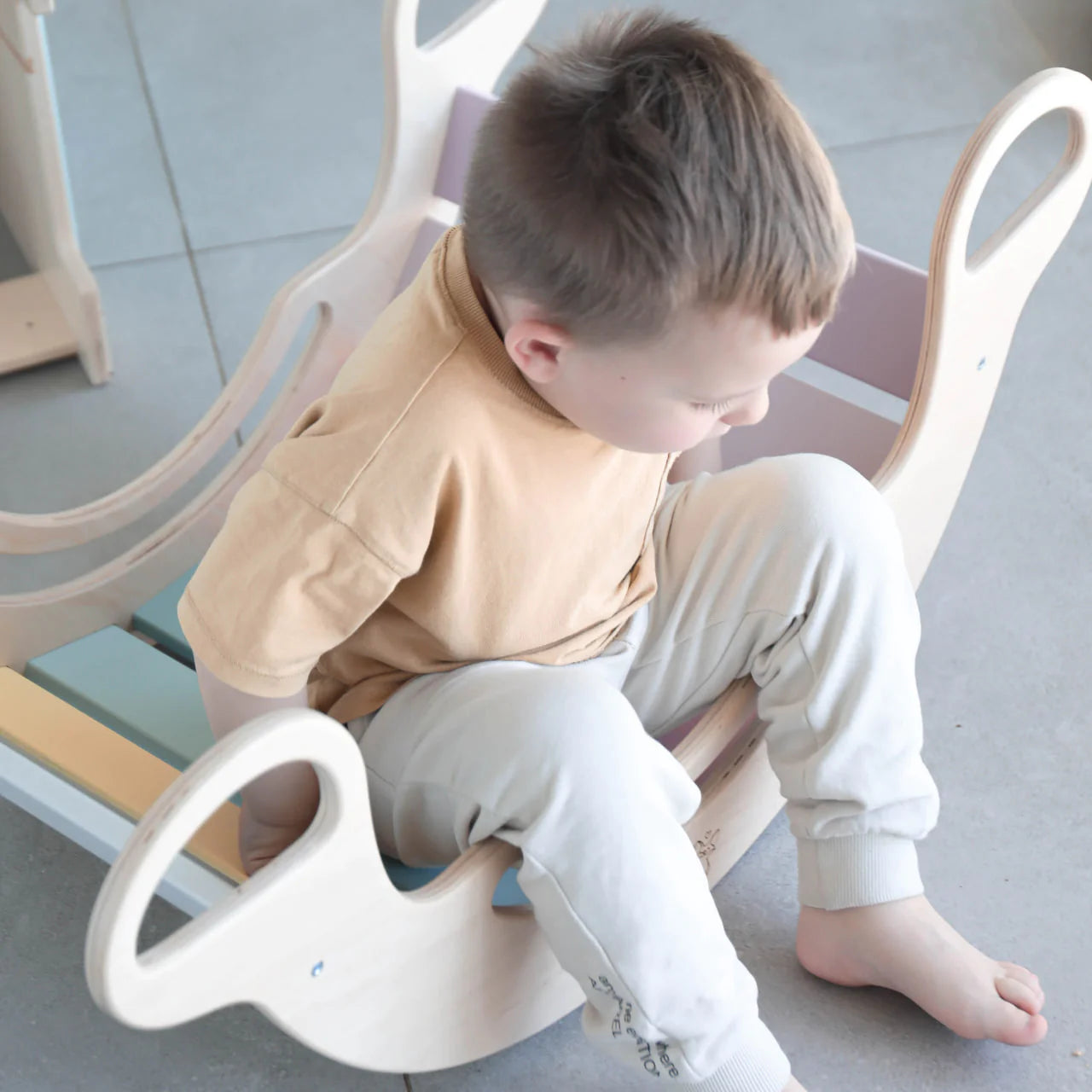 BusyKids-Balancewippe-Rocker-Schaukel-Pastellfarben-03