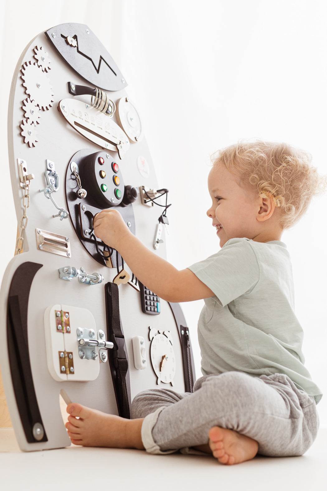 Foxy Family BusyBoard - Montessori BusyBoard