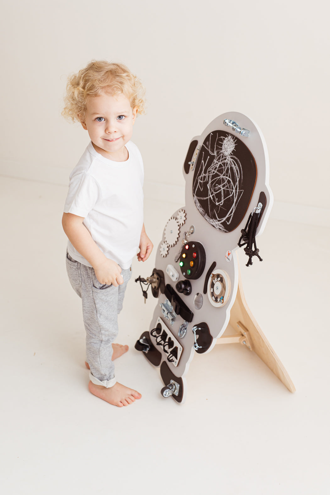 Foxy Family BusyBoard - Montessori BusyBoard