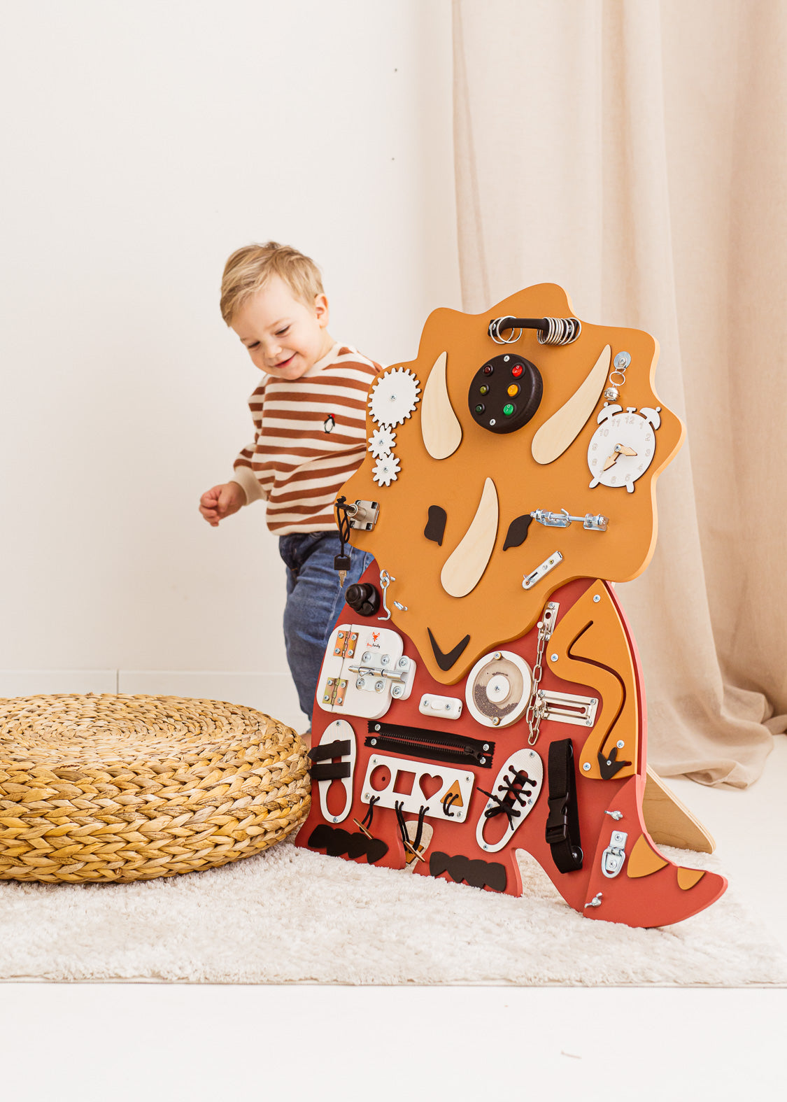 Foxy Family BusyBoard - Montessori BusyBoard