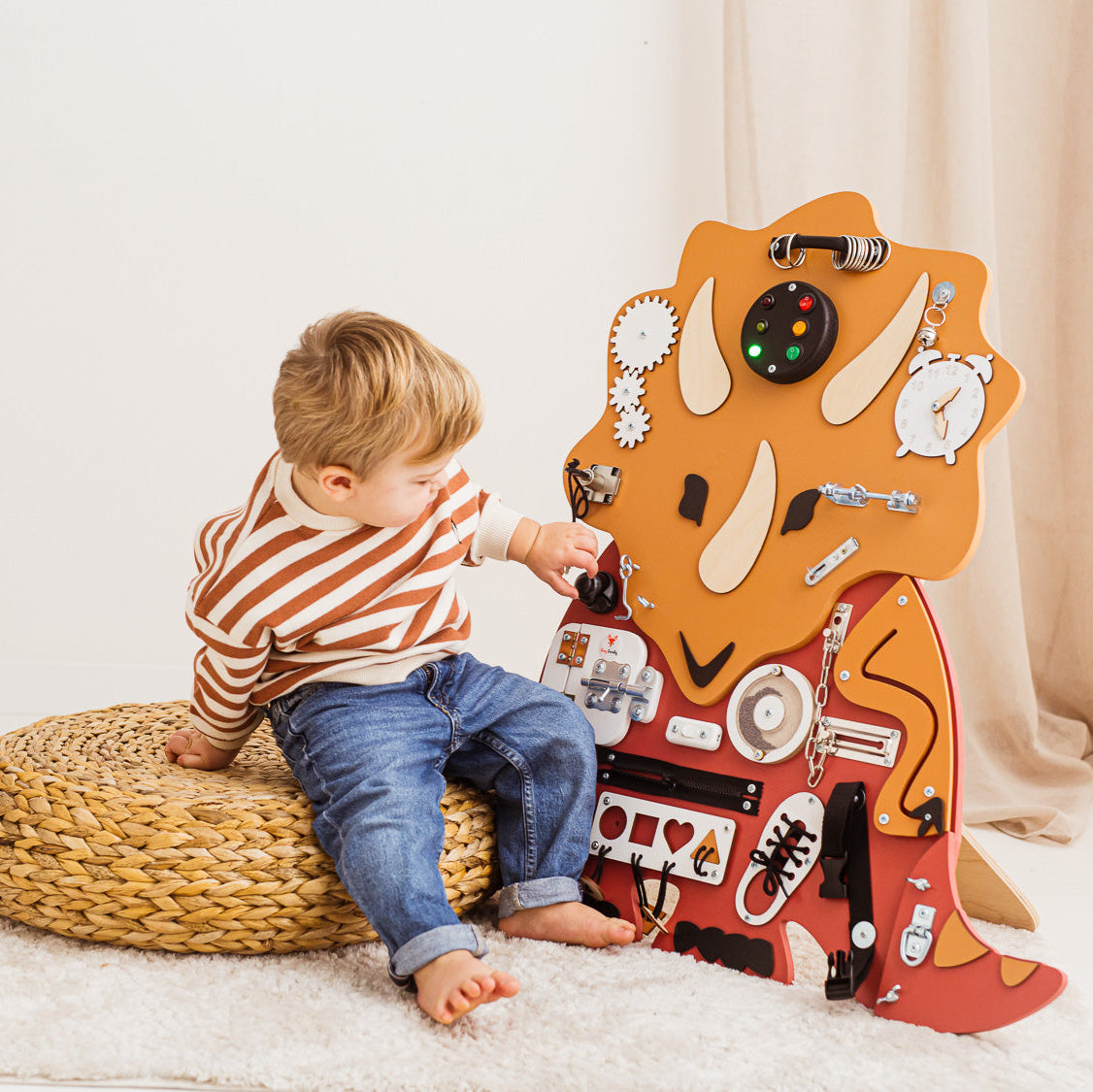 Foxy Family BusyBoard - Montessori BusyBoard