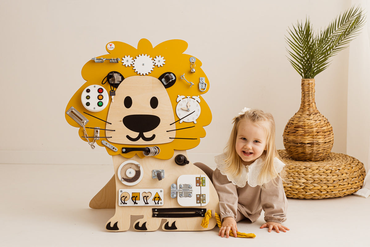 Foxy Family BusyBoard - Montessori BusyBoard