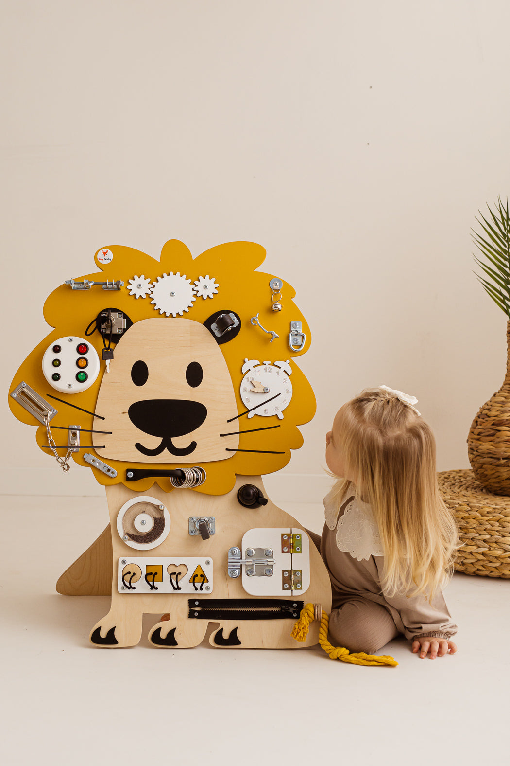 Foxy Family BusyBoard - Montessori BusyBoard