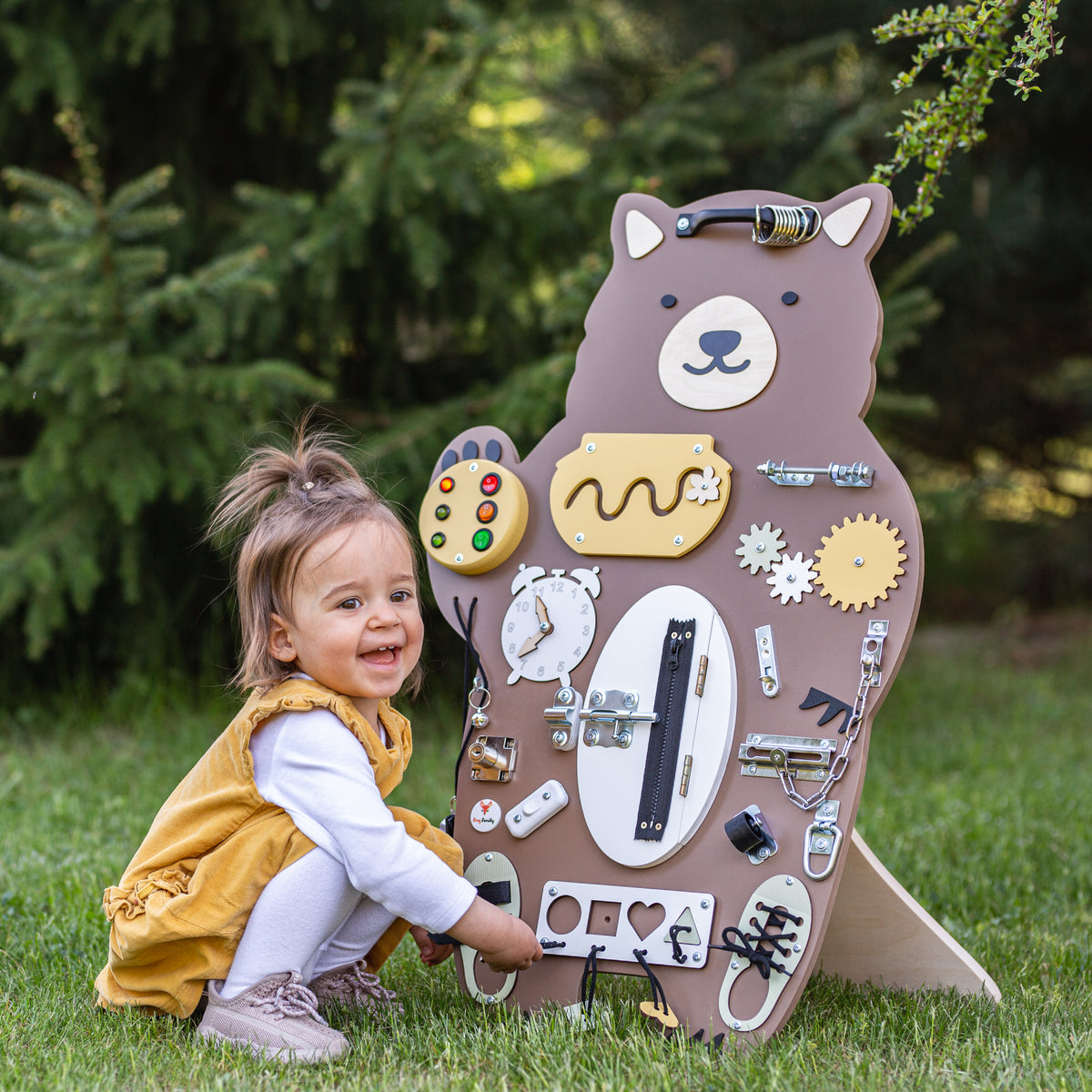 Foxy Family BusyBoard - Montessori BusyBoard