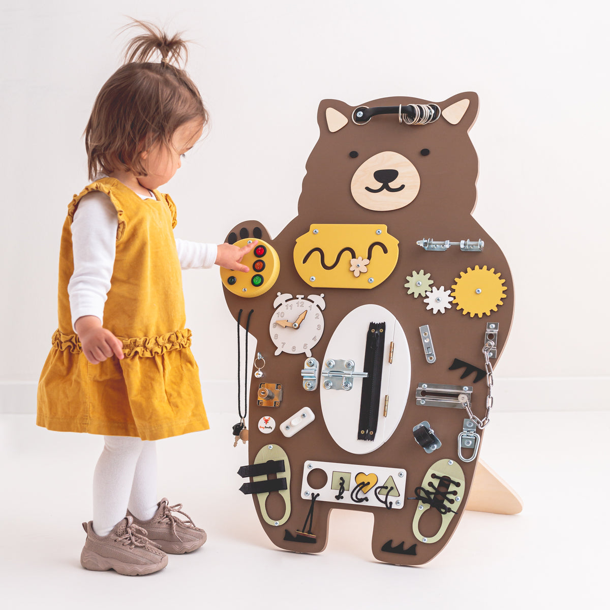 Foxy Family BusyBoard - Montessori BusyBoard