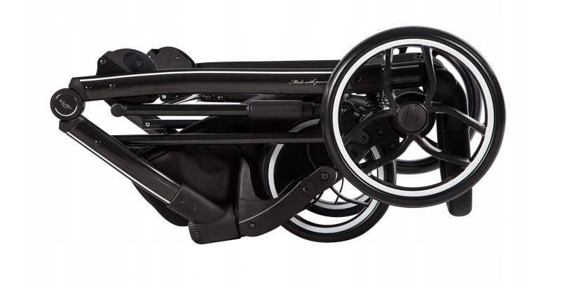 die-kleine-Schnullerbacke-Baby-Merc-Kombi-Kinderwagen-La-Rosa-Ltd-12