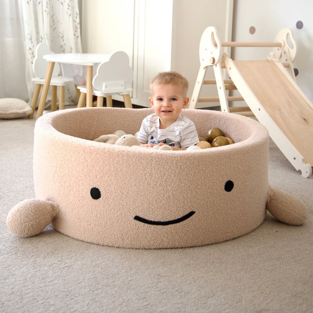 MeowBaby Bällebad kleiner Wal Shelly Bouclé – taupe