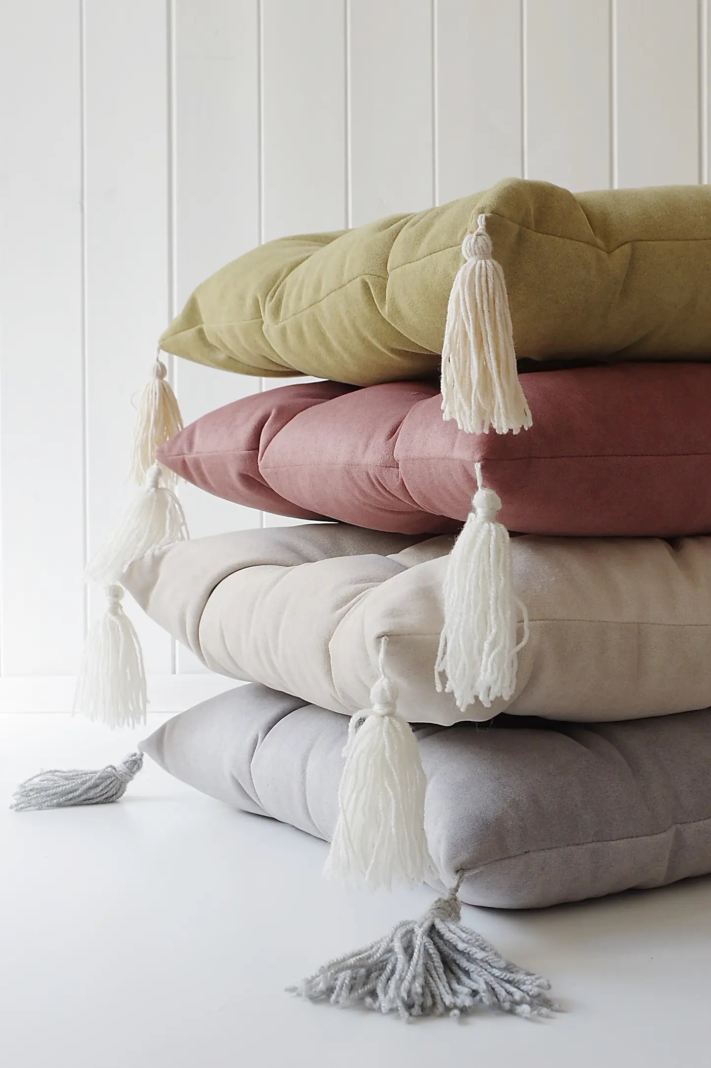 BabyWood-Wippkissen-S-grau-07