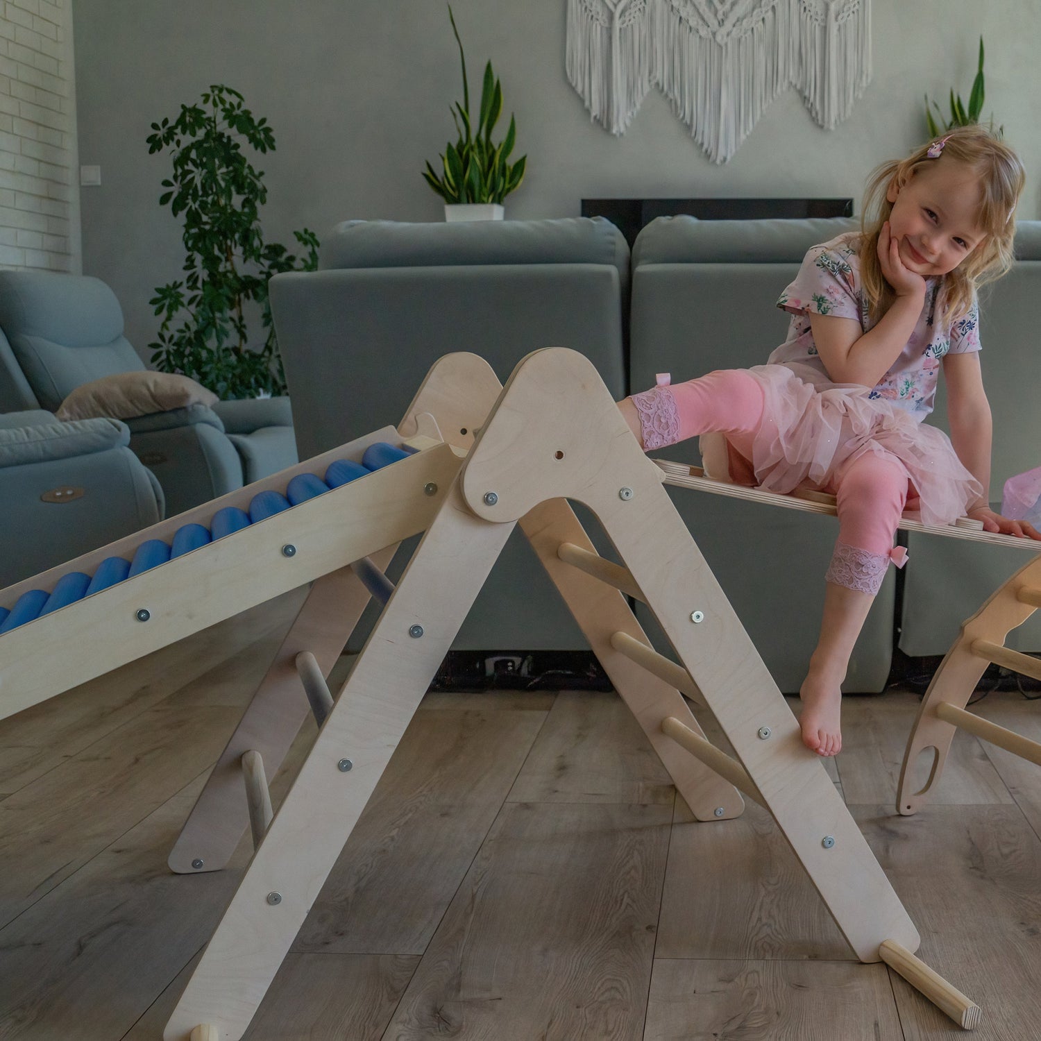 Design4Kids 4-in-1 Montessori Kletterset M - Kletterdreieck, Wippe, Klettersteig &amp; Rollenrutsche