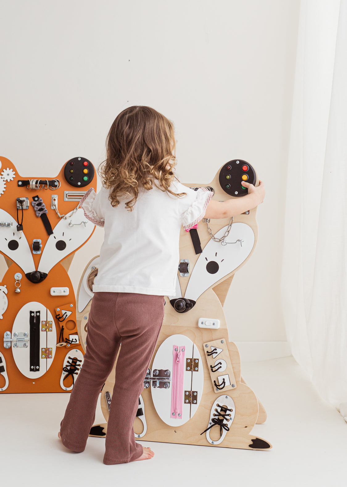 Foxy Family BusyBoard - Montessori BusyBoard