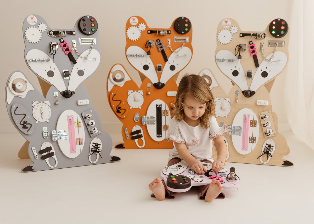 Foxy Family BusyBoard - Montessori BusyBoard