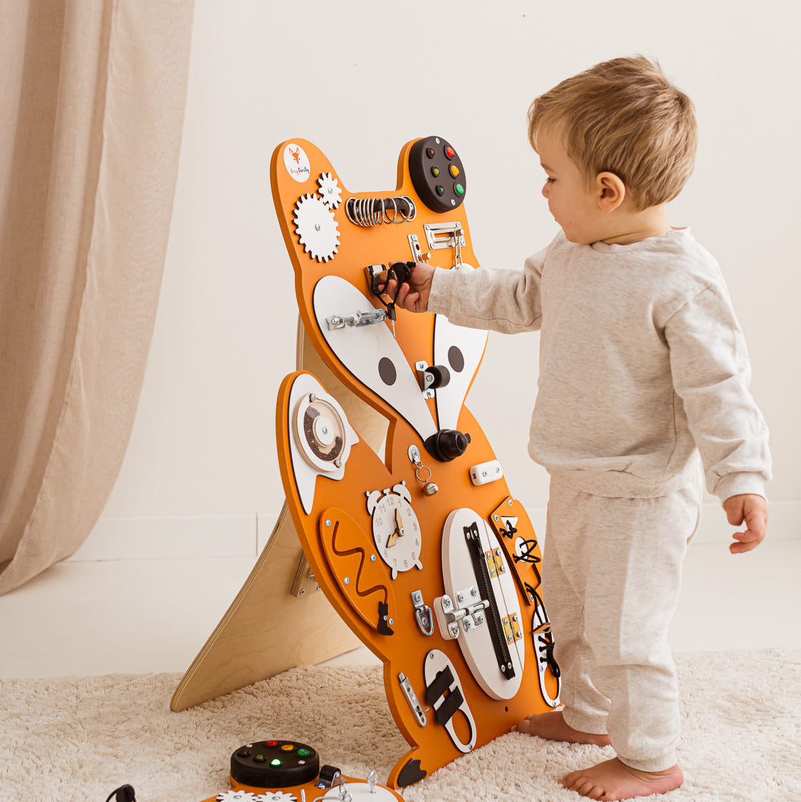 Foxy Family BusyBoard - Montessori BusyBoard