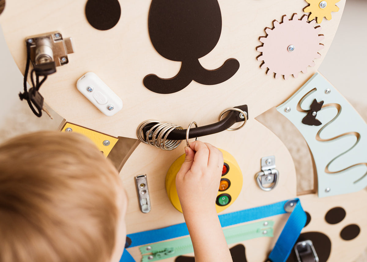 Foxy Family BusyBoard - Montessori BusyBoard