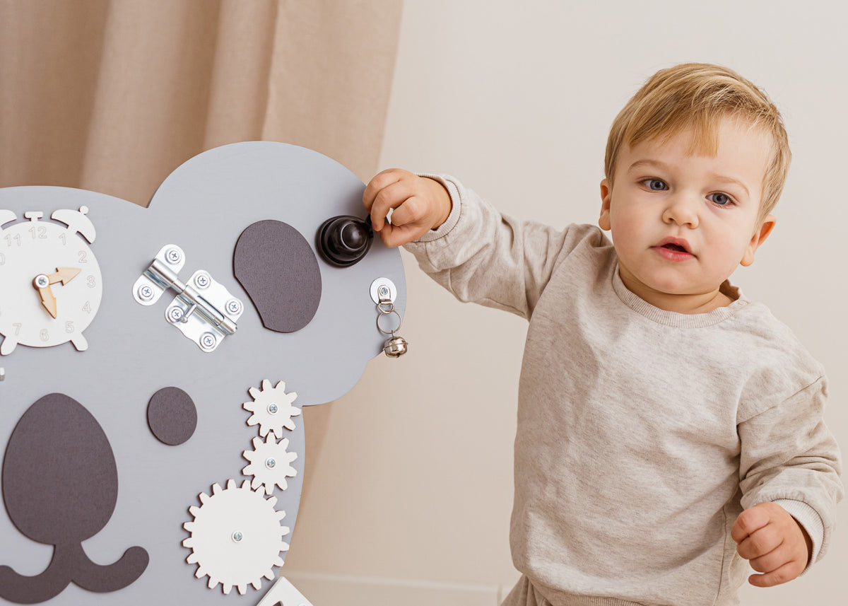 Foxy Family BusyBoard - Montessori BusyBoard