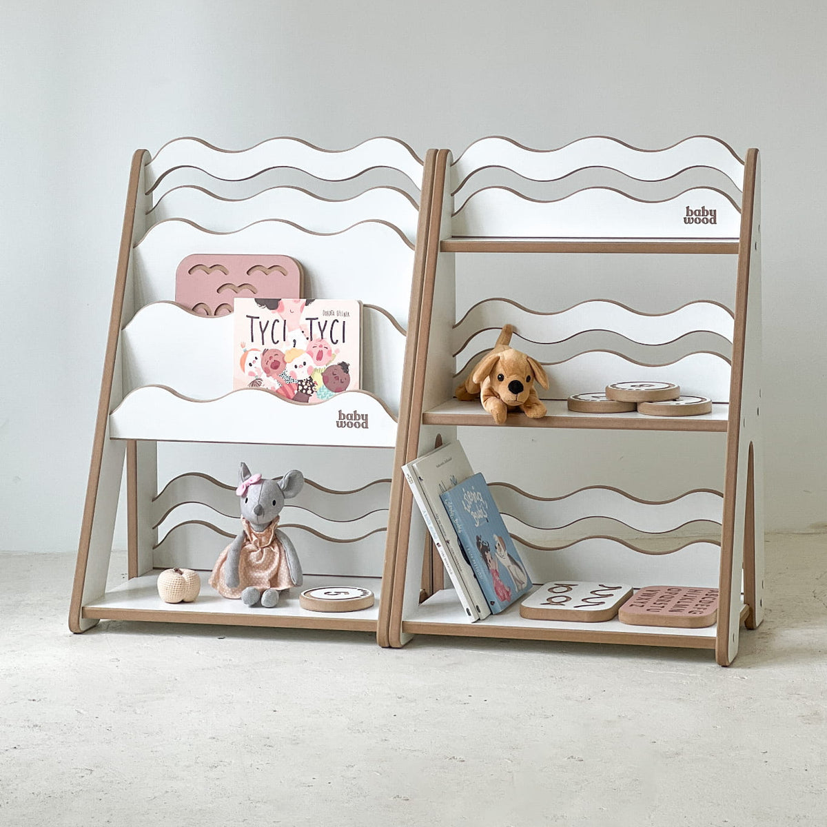 BabyWood Montessori 2-in-1 Regal für Bücher und Spielzeug WAVE – Die kleine Schnullerbacke