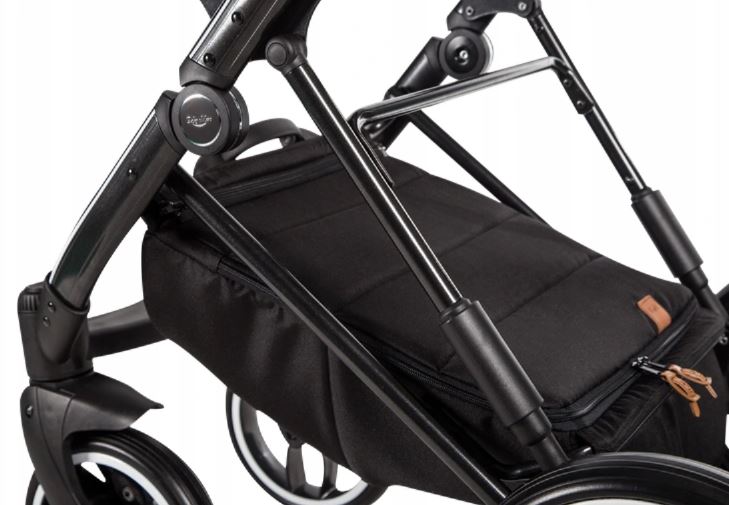 die-kleine-Schnullerbacke-Baby-Merc-Kombi-Kinderwagen-La-Rosa-Ltd-09