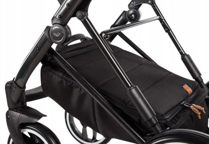 die-kleine-Schnullerbacke-Baby-Merc-Kombi-Kinderwagen-La-Rosa-Ltd-09