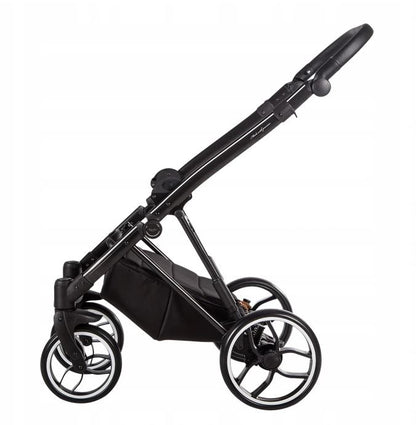 die-kleine-Schnullerbacke-Baby-Merc-Kombi-Kinderwagen-La-Rosa-Ltd-11